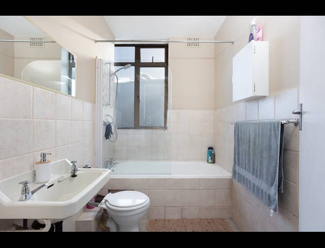 1 BEDROOM APARTMENT TO LET IN RONDEBOSCH